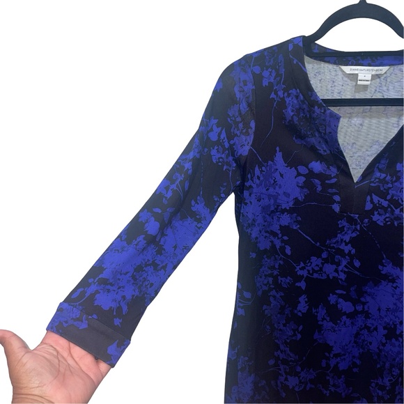 Diane von Furstenberg Black with Blue Flowers Silk Mini Dress Sz 4 - Picture 5 of 16